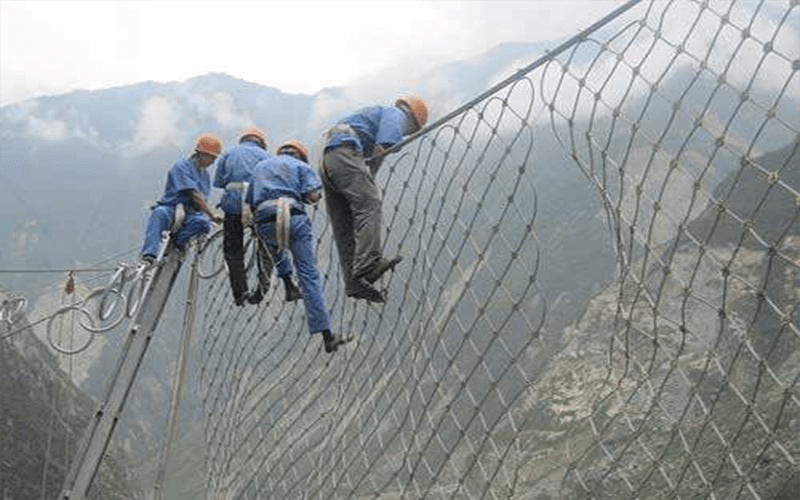 被動防護網施工